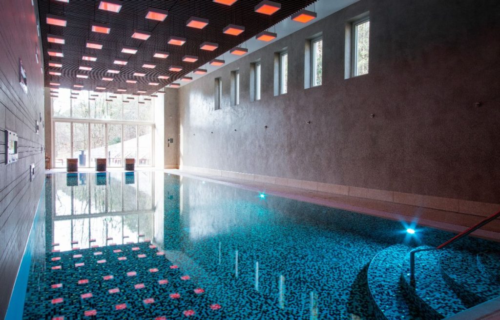 zwembad hotel blooming bergen