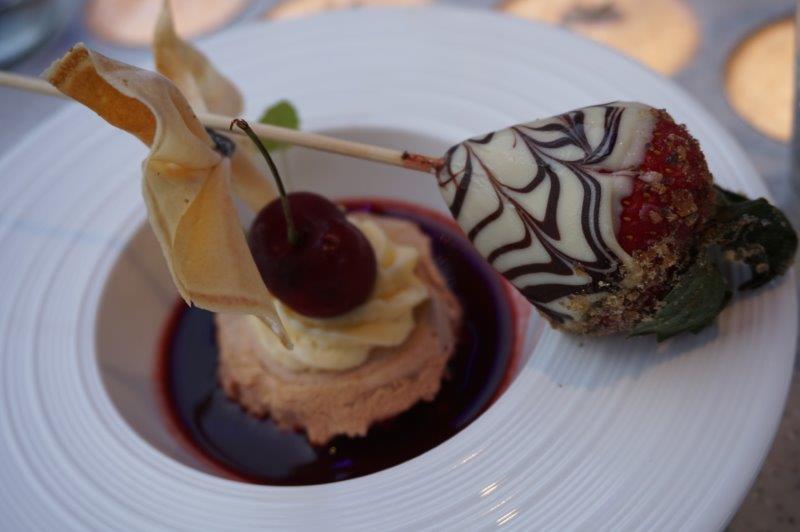 toetje met chocolatramrestaurant Hoftrammm