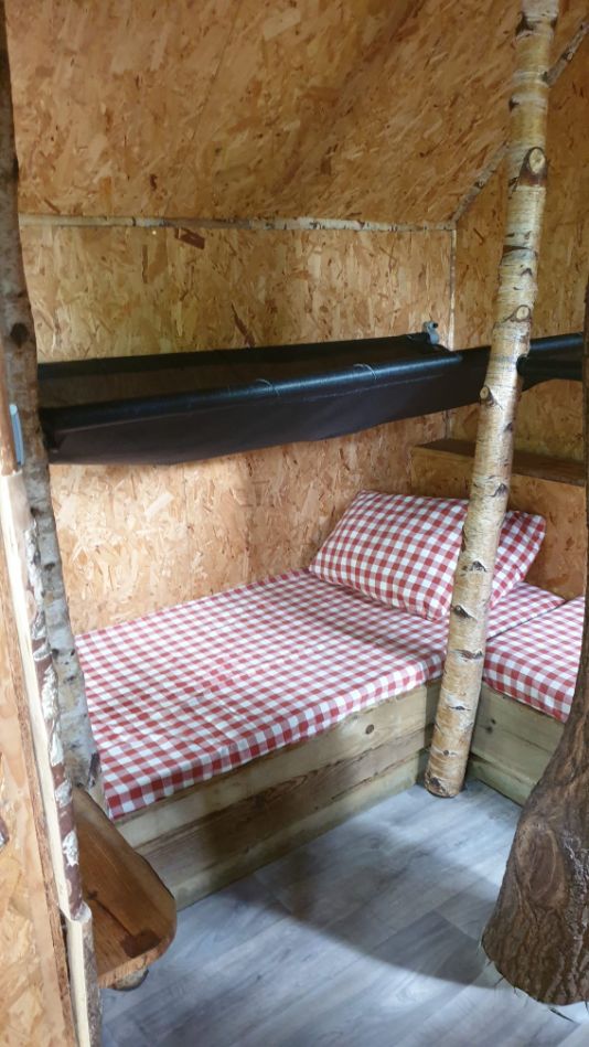 slapen in een boomhut