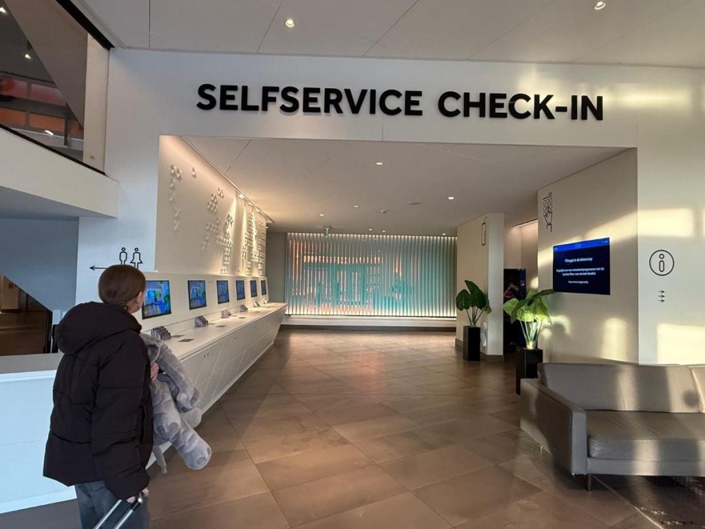 selfservice check-in hotel