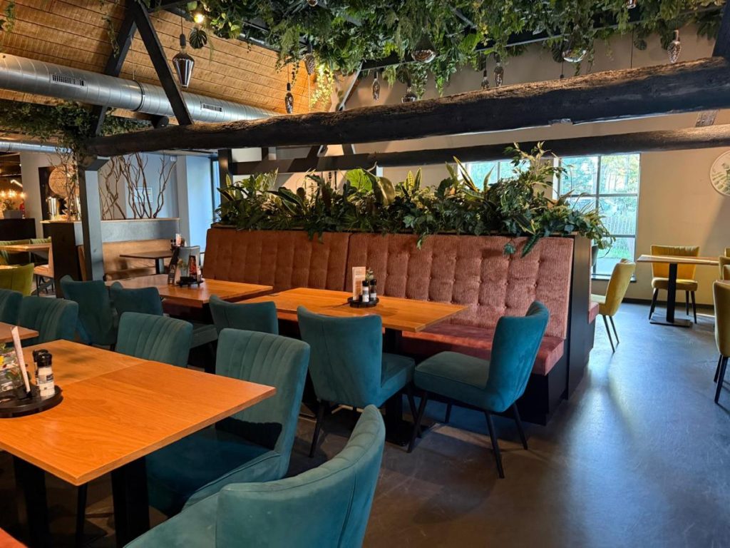 restaurant charlie